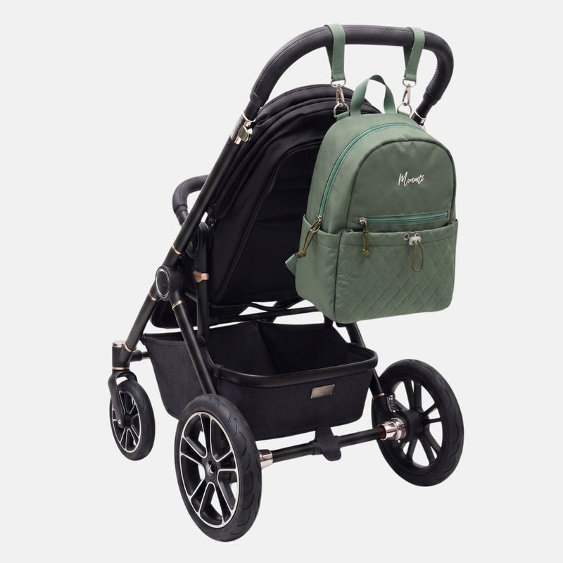 Met clips aan de kinderwagen