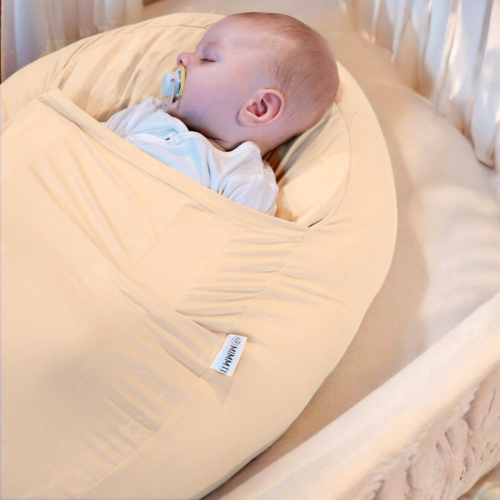 Baby schläft ruhig im Sleepynest