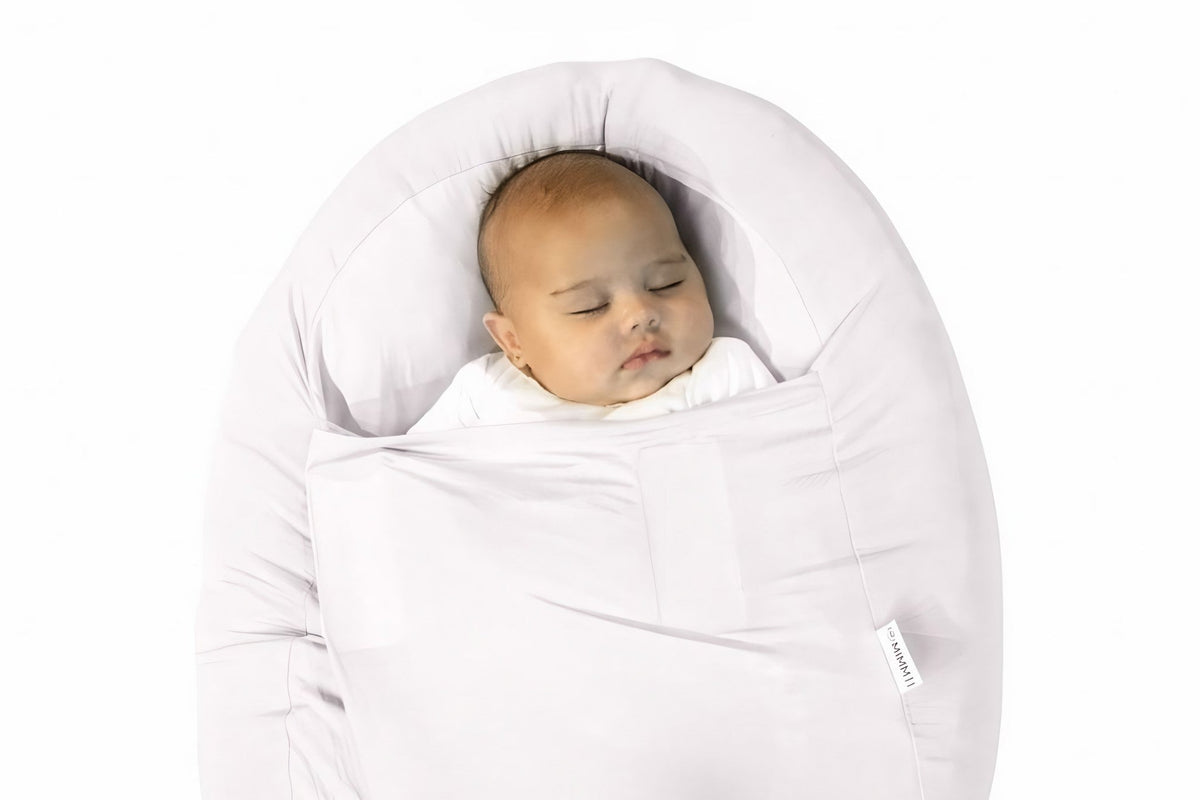 Dutjes onderweg: baby slaapt rustig in de MIMMTI Sleepynest