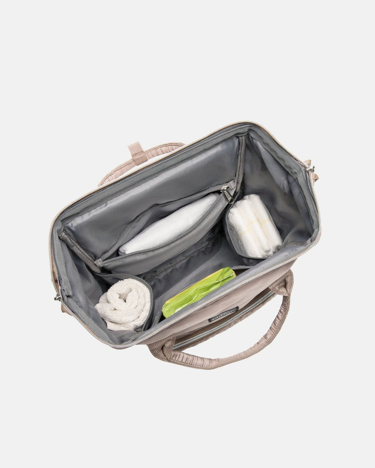 MIMMTI 1.0 luiertas rugzak in beige taupe, open hoofdvak met vakken, van bovenaf