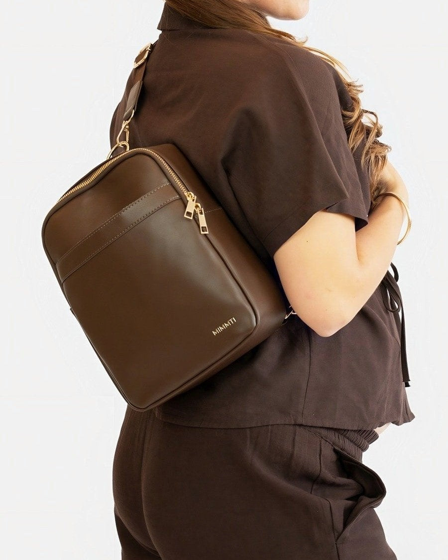 MIMMTI Zoya espresso: Crossbody achterkant