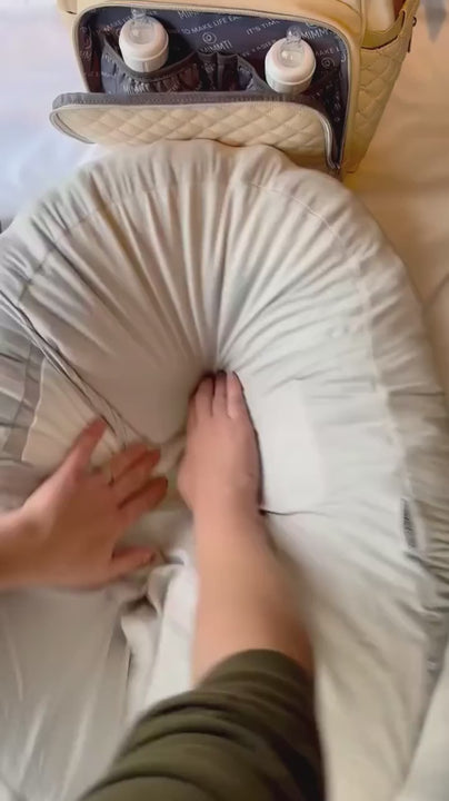 MIMMTI Sleepynest relaxhoes voor voedingskussen, baby ligt rustig