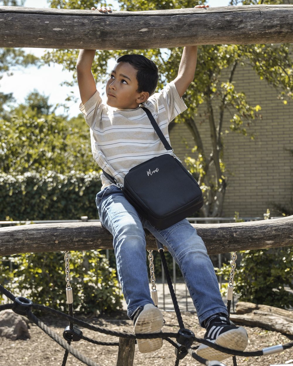 MIMMTI Kids Bag in zwart: De lunchbag gaat los mee